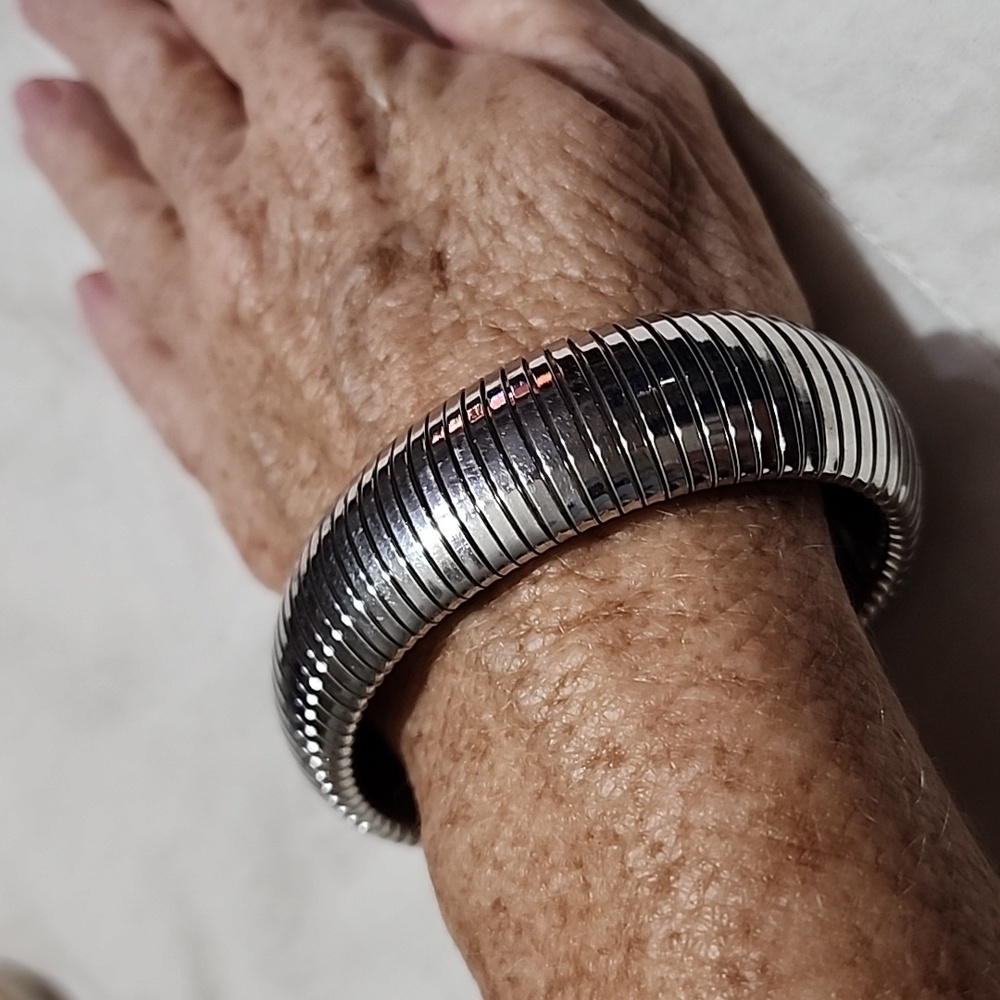Omega Bracelets - Picture 5 of 9